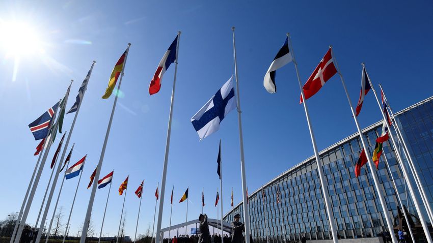 A NATO-csúcs csillagászati költségeit nyögi Litvánia
