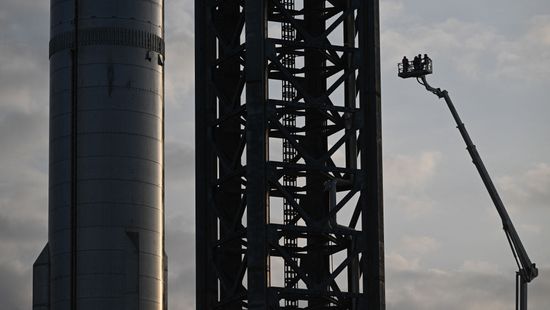 Beton hullott az égből a SpaceX rakétájának indításakor + videó