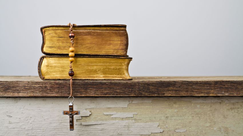 Fürödtek egyet a szenteltvízben, aztán ellopták a rézfedelet a kiskorúak egy kolozsvári templomból