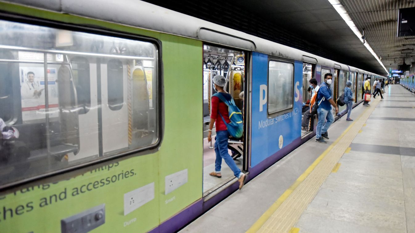 Metro Railway Service Resumes After Six Months
