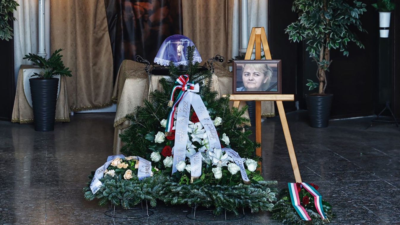 Apáthy Gabriella, a gyurcsányi rendőrterror áldozatának temetése