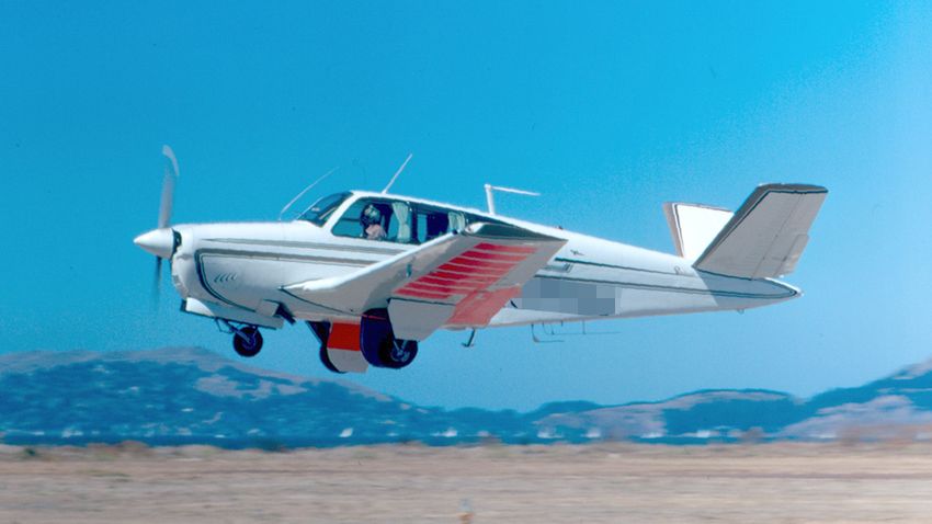 Lezuhant egy kisrepülőgép, hárman meghaltak Lezuhant egy kisrepülőgép, hárman meghaltak