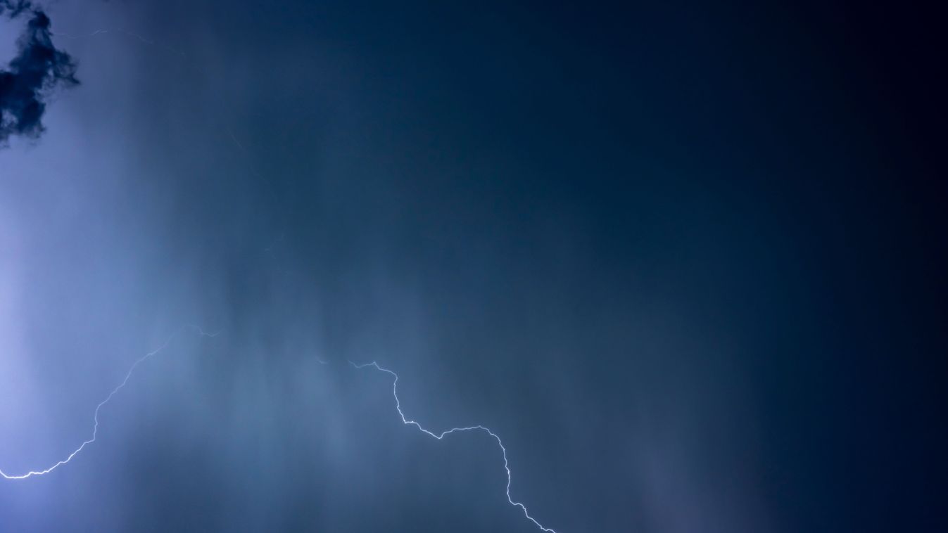 Beautiful,Lightning,Strikes,And,Clouds,At,Night,In,Lugano,,Ticino,