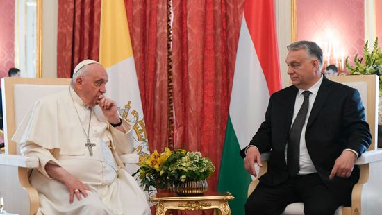 Ferenc pápa és Orbán Viktor a béke, Joe Biden és Vlagyimir Putyin a háború pártján áll