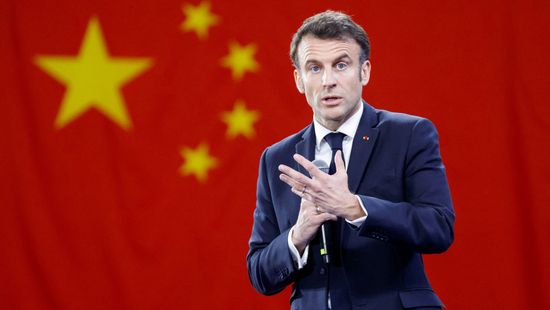 Macron különutas külpolitikája