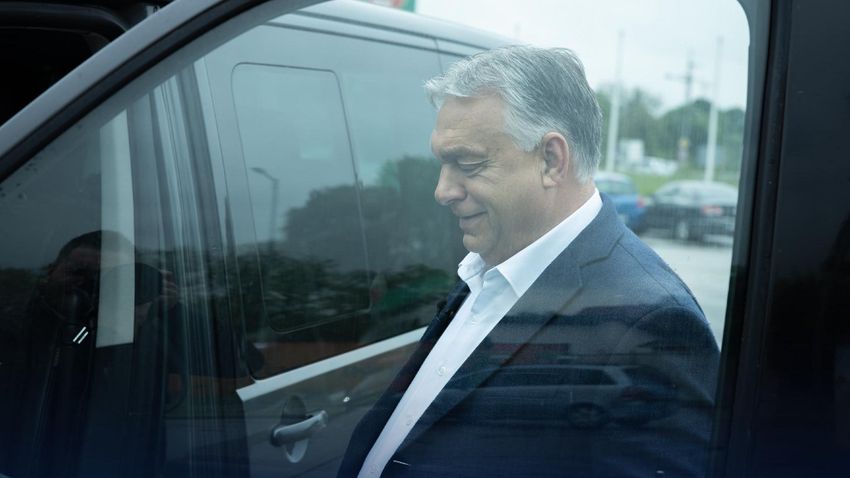 Orbán Viktor: Mától 110-zel lehet repeszteni Szerencsre!