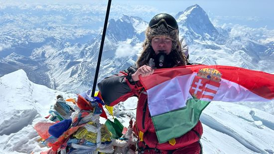 Így jutott fel a világ tetejére a legfiatalabb magyar, aki megmászta a Mount Everestet