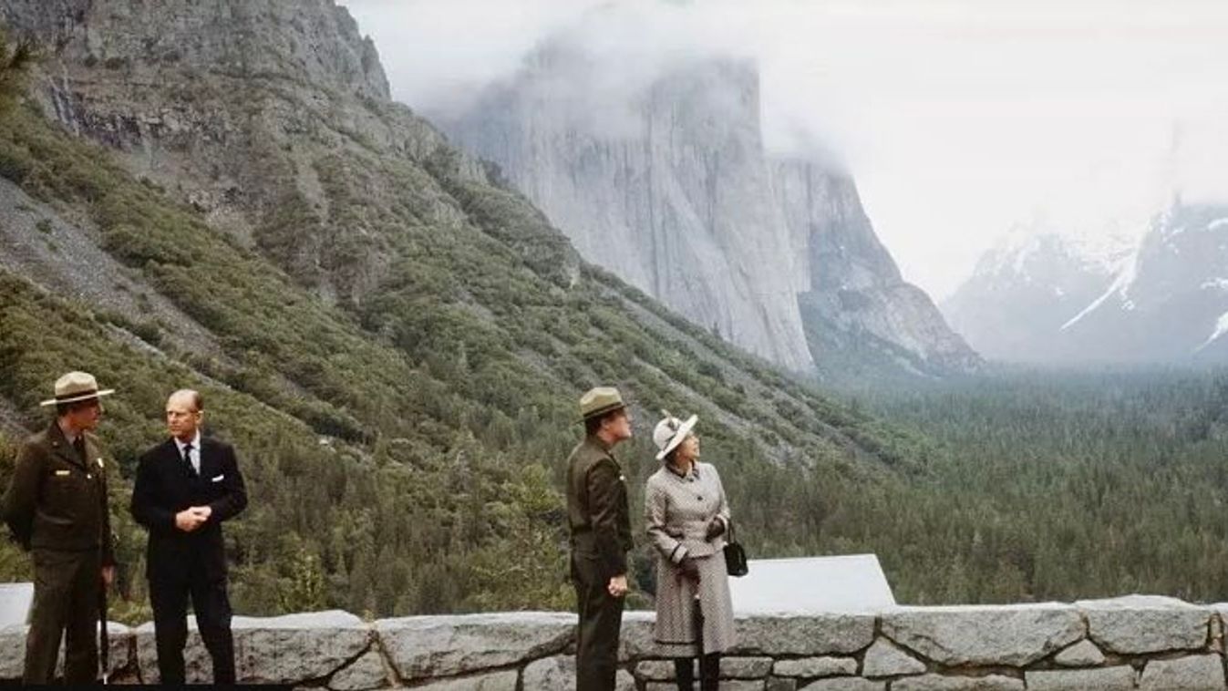II. Erzsébet néhai brit uralkodó és férje Fülöp herceg 1983-ban Kalifornia államban, a Yosemite Nemzeti Parkban. (Fotó: David Phillip reilly / Twitter)