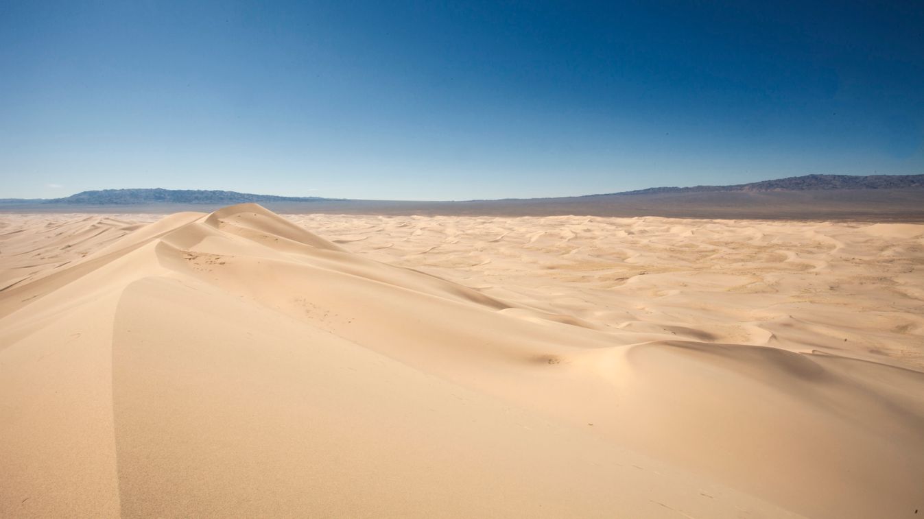 Khongoryn Els Sand dunes in the Gobi Gurvansaikhan National Park in Mongolia