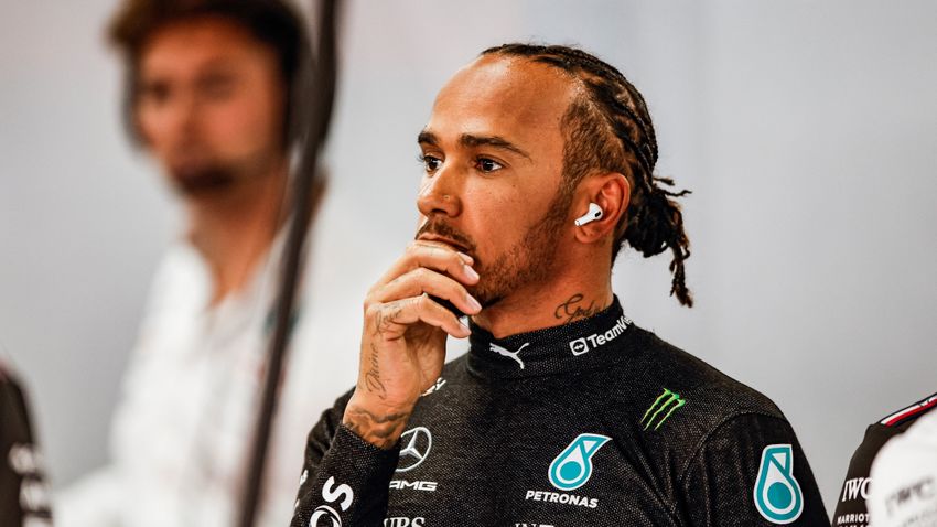 Hamiltont lenyűgözte a Mercedes, de tart a következő idénytől