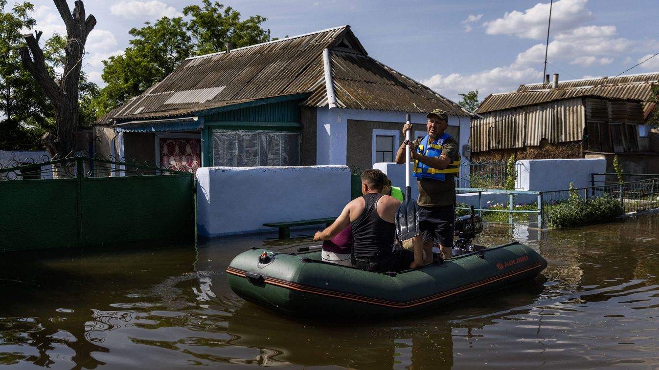 Volunteers help after flooding in Ukraine