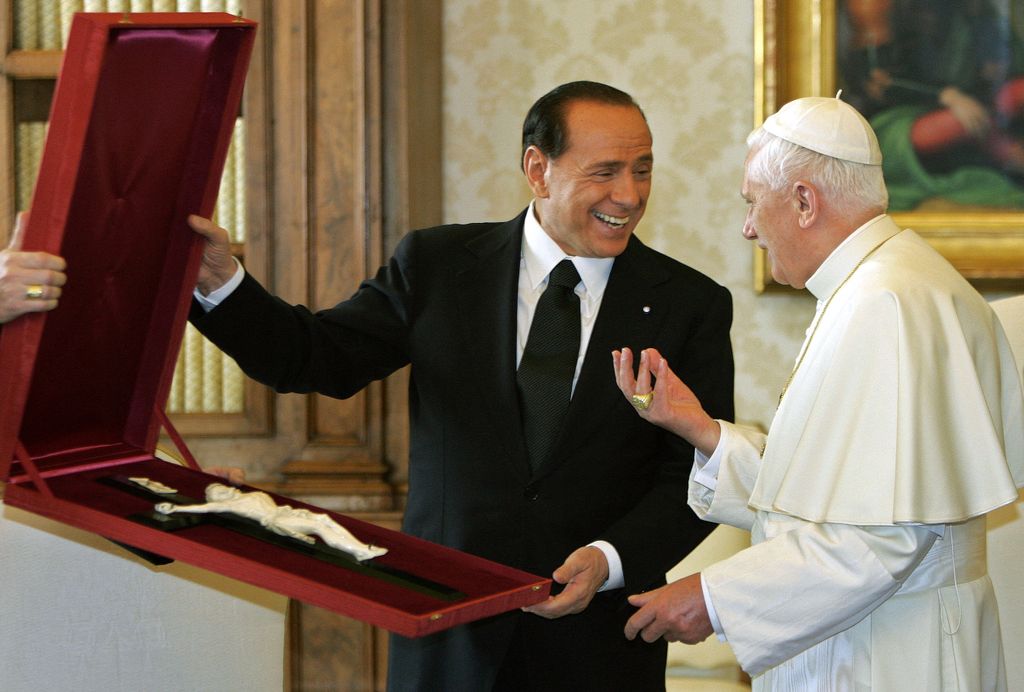 VATICAN-ITALY-POPE-BERLUSCONI