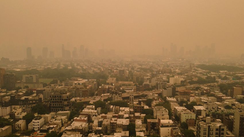 Mindent beborít a hatalmas füst New Yorkban + videók