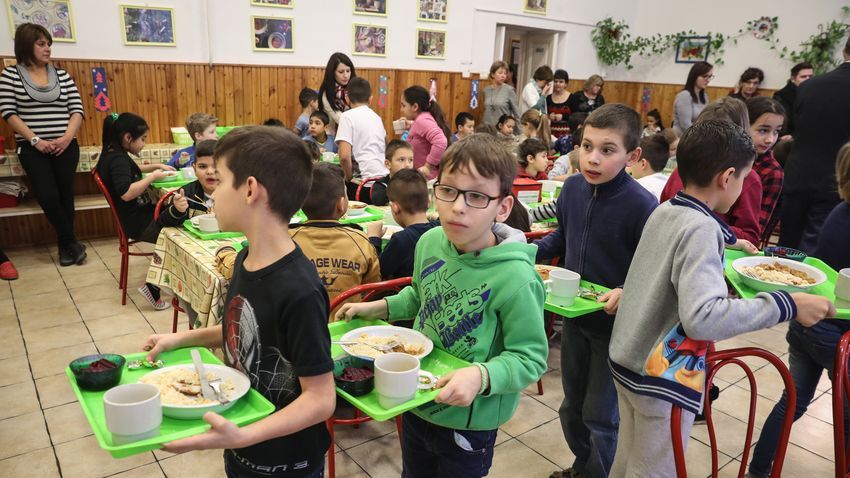 Brutális árat kell fizetni a napközis táborban az étkeztetésért Újpesten