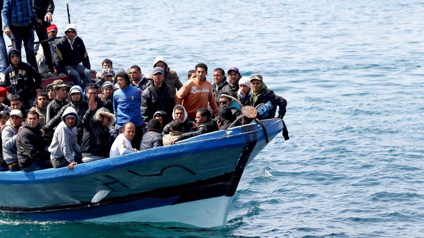 Idén eddig csaknem háromszáz gyerek halhatott meg a tengeren Idén eddig csaknem háromszáz gyerek halhatott meg a tengeren