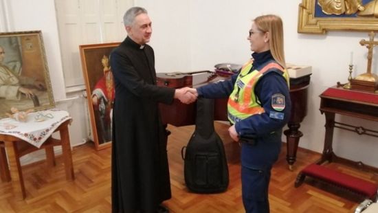 Bemásztak a plébániára, és elloptak egymillió forintot