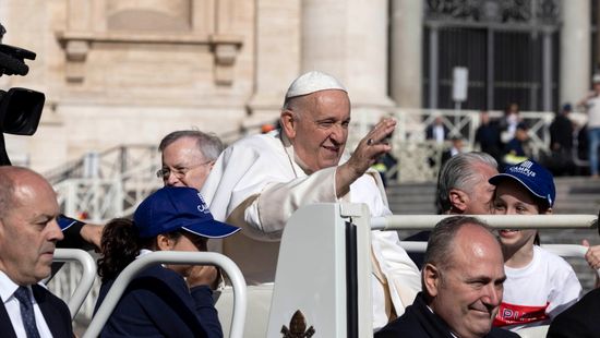 Pope Francis calls Hungary an example to follow