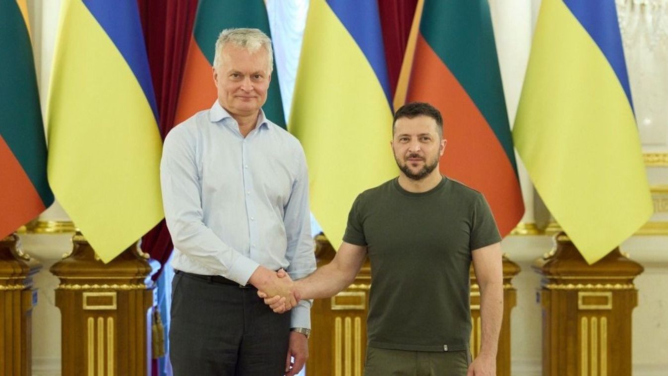 Gitanas Nauseda litván elnök (b) és Volodimir Zelenszkij ukrán államfő (j). (Fotó: Intermarium 24 / Twitter)