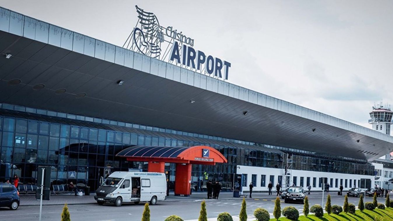 A moldáv főváros, Kisinyov repülőtere. 2023.06.30-án egy utas két embert megölt, miután nem engedték be az országba. (Fotó: NEXTA / Twitter)