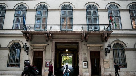 Sokszínű programok egész nyáron a Petőfi Irodalmi Múzeum kertjében