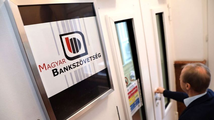Versenysemleges szabályozást kér a Magyar Bankszövetség a kormánytól