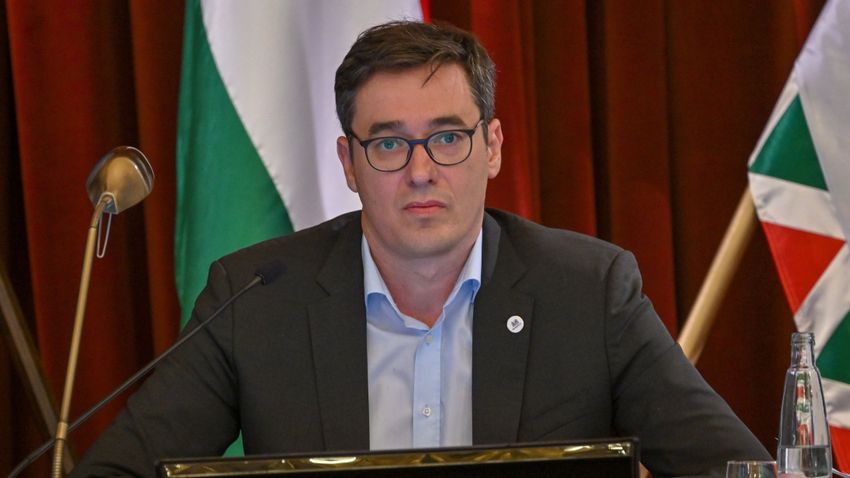 Karácsony pénzes embere a kései szocializmusban internacionalista kapcsolatokat épített Afrikában