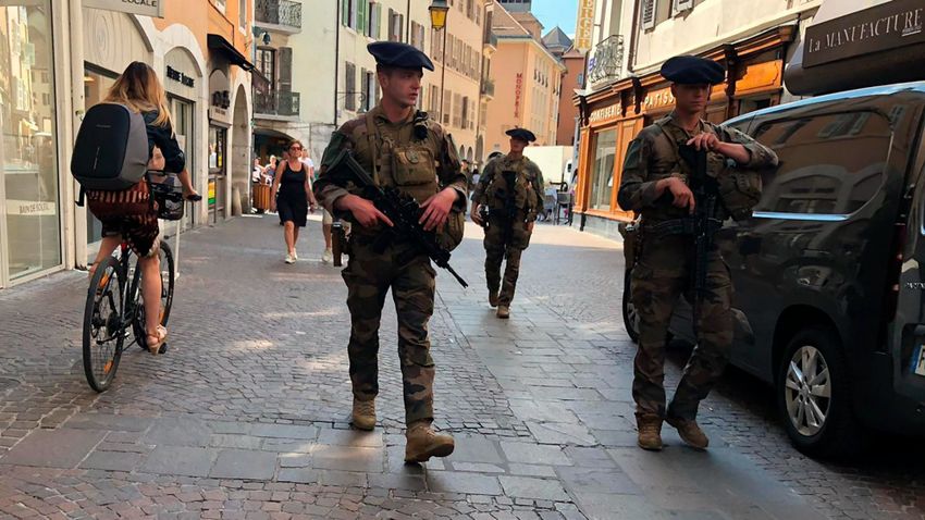Nem terrorista volt a kisgyermekeket késsel megtámadó férfi