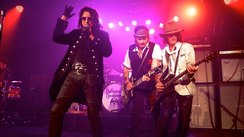 Először lép fel Magyarországon a Hollywood Vampires, amiben Johnny Depp és Alice Cooper is zenél + videó