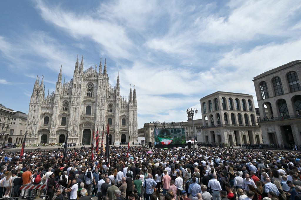 Italy bids farewell to former prime minister Silvio Berlusconi