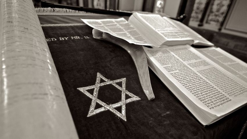 Szövetségi bűncselekményben emeltek vádat egy michigani zsinagóga megrongálása miatt