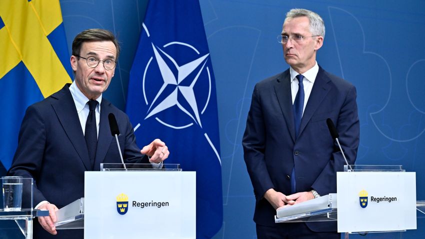 Nem tudni, hogy mikor léphetnek be a svédek a NATO-ba