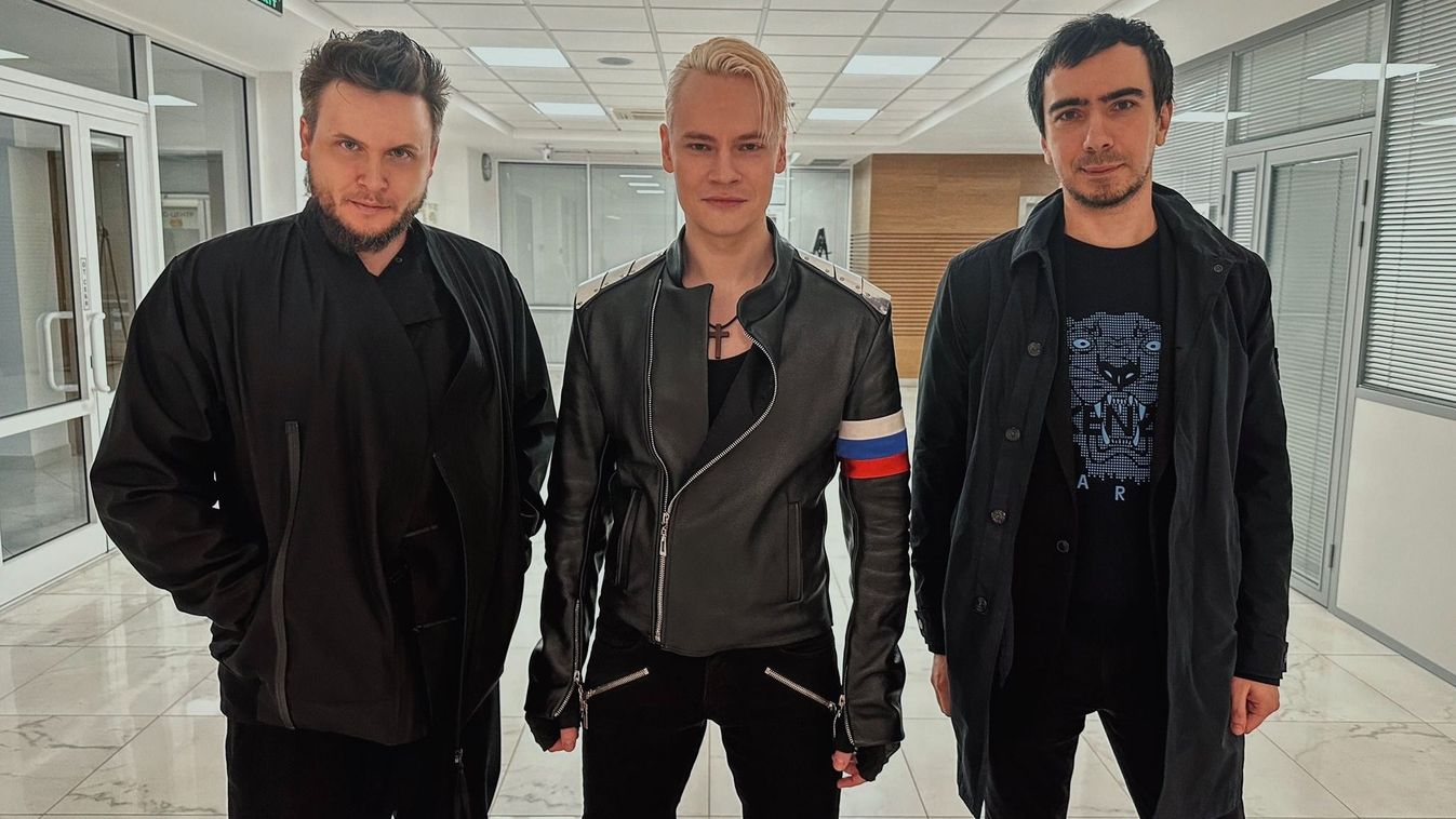 Yaroslav Dronov, a Shaman (középen) Vladimir Kuznetsov orosz újságíró társaságában (j), 2023.04.15-én. (Fotó: Пранкер Вован / Twitter)