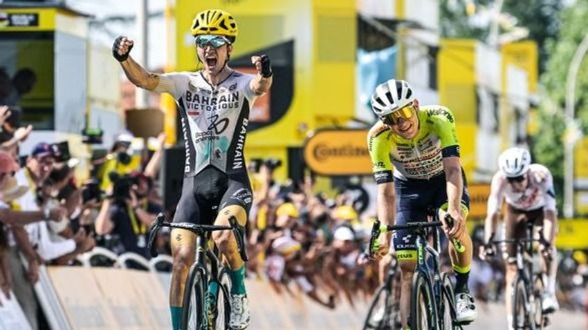 Tras cien etapas, la mala racha del asturiano se rompió en el Tour + vídeo