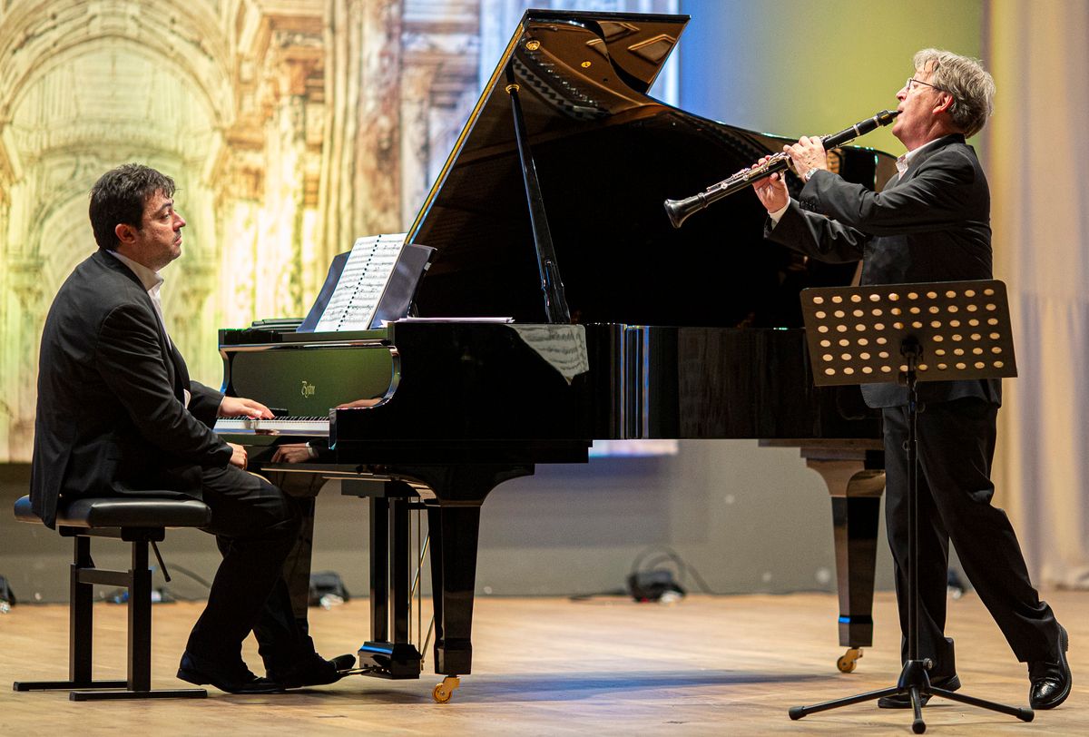 Balázs János zongoraművész és az olasz származású Maurizio D’Alessandro klarinétművész előadása  Cziffra-fesztivál, Esterházy-kastély 