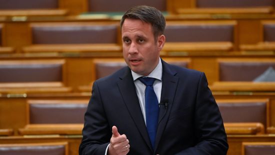 A költségvetés a rezsitámogatást, a nyugdíjakat és a munkahelyeket is védi