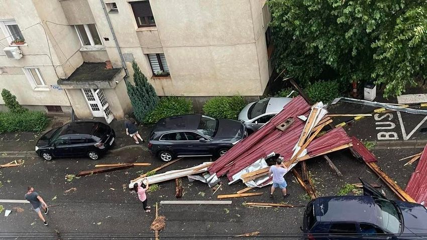 Videón a tegnapi nagyváradi szupercella tombolása