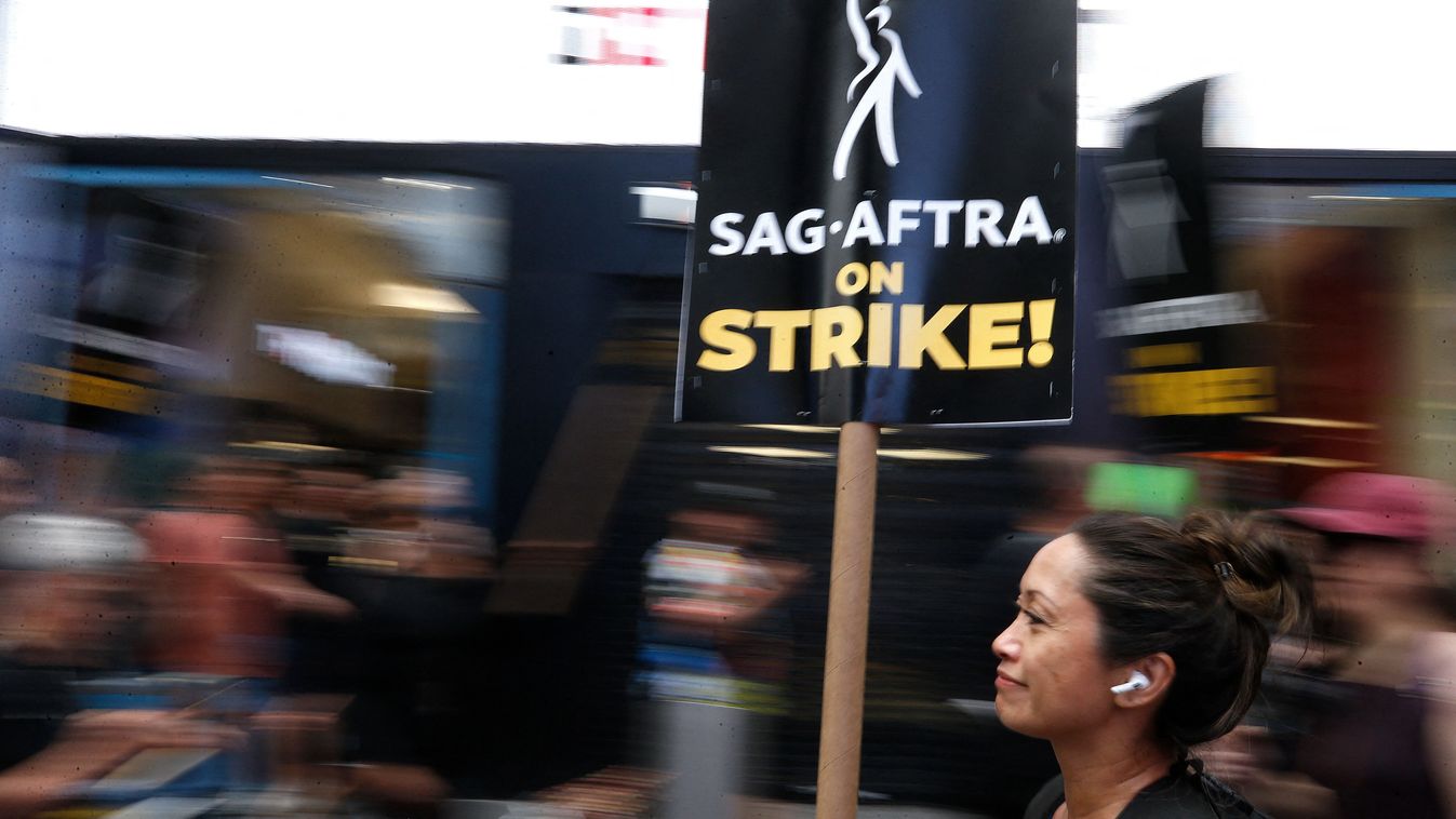 brit színészek kiállás
SAG-AFTRA Members Join The Picket Line In New York City
Hollywood sztrájk
