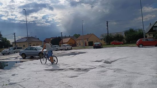 Durva jégeső tarolta le Kisvárdát + videó