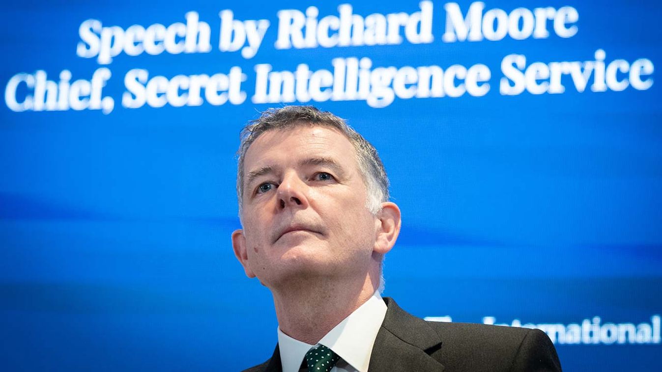 Richard Moore, a brit hírszerzés, az MI6 vezetője. (Fotó: TR via / Twitter)