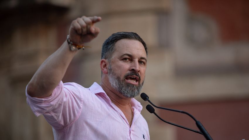 Európa jövőjéről is döntenek, jobboldali fordulat jöhet Spanyolországban