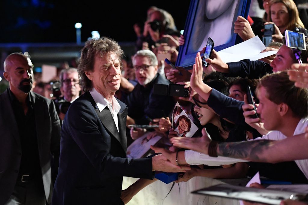 Mick Jagger 80 éves lesz – Jagger üdvözli a rajongókat a 2019-es Velencei Filmfesztiválon