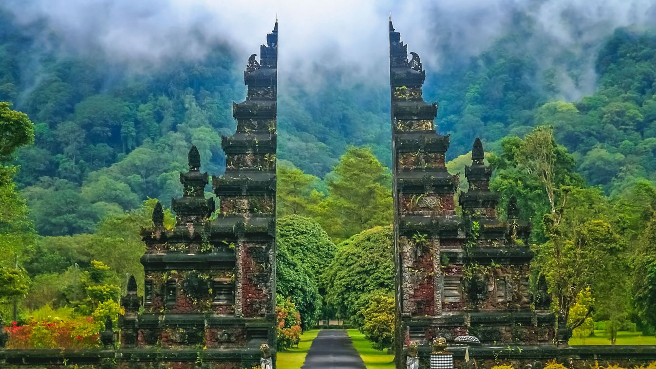 Gates,To,One,Of,The,Hindu,Temples,In,Bali,In
