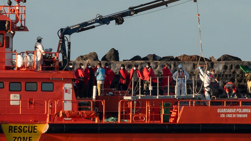 Cada cuatro horas muere un migrante en barcos con destino a España