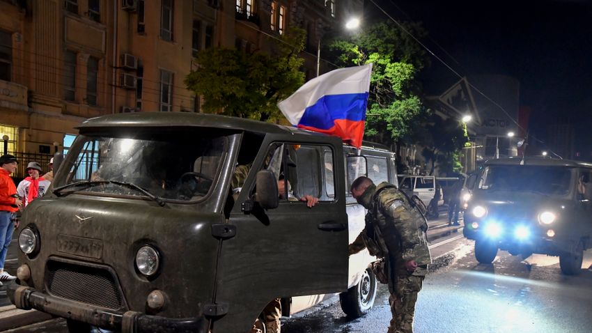 Átadta nehézfegyvereit az orosz védelmi minisztériumnak a Wagner magánhadsereg