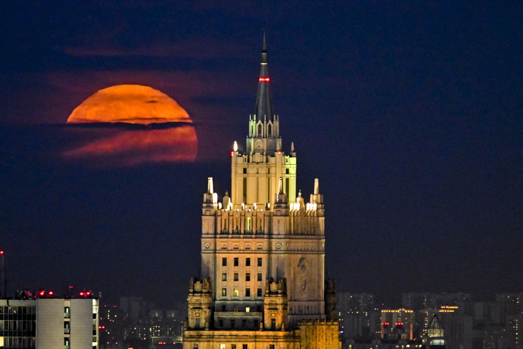 Full Moon in Moscow