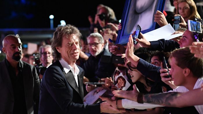 Mick Jagger 80 éves lesz – Jagger üdvözli a rajongókat a 2019-es Velencei Filmfesztiválon