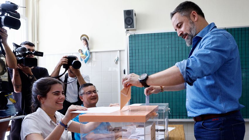 Rengetegen szavaznak Spanyolországban, a legutóbbinál is többen + videó Rengetegen szavaznak Spanyolországban, a legutóbbinál is többen + videó