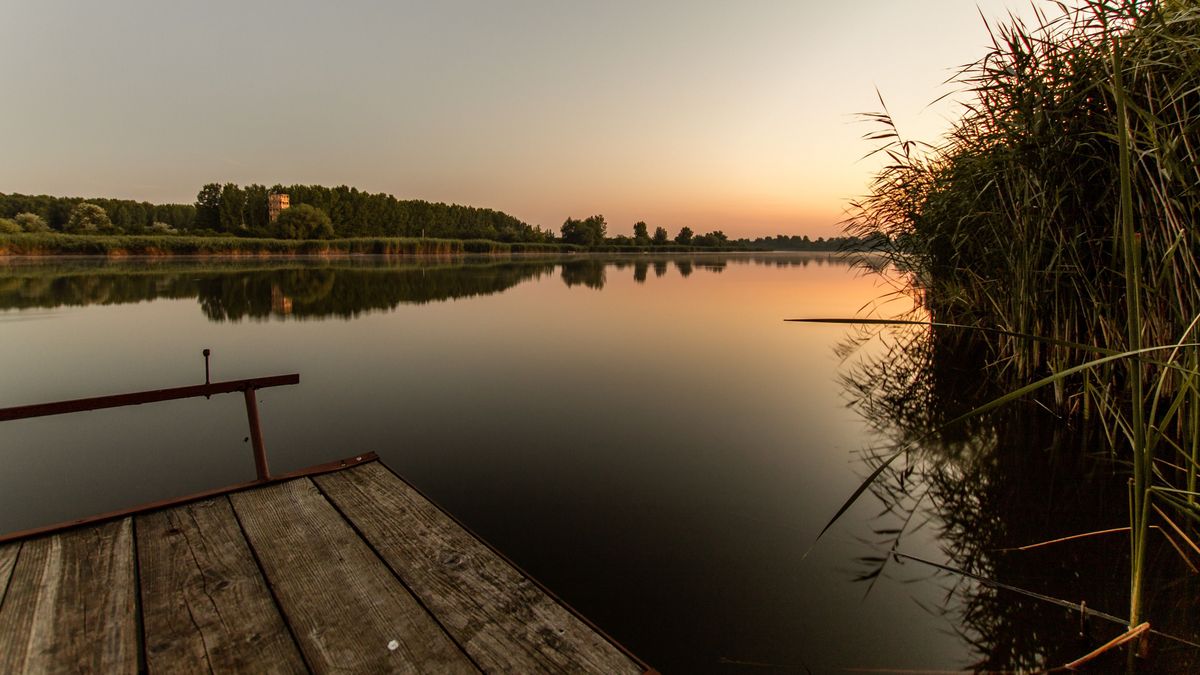 Early,Hours,At,Holt,Tisza,,Hungary