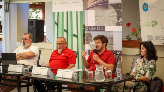 A mai magyar irodalomoktatásról is beszéltek a Tokaji Írótábor második napján