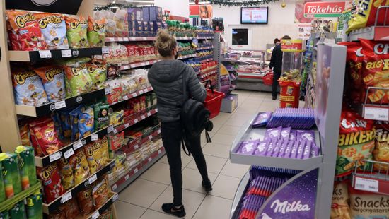 Növelni kell a hazai termékek arányát az üzletek polcain